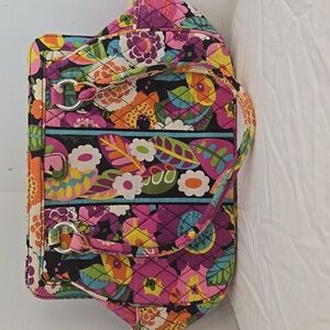 🌺 Vera Bradley Quilted Floral Shoulder Bag – Vibrant & Spacious! 🌺